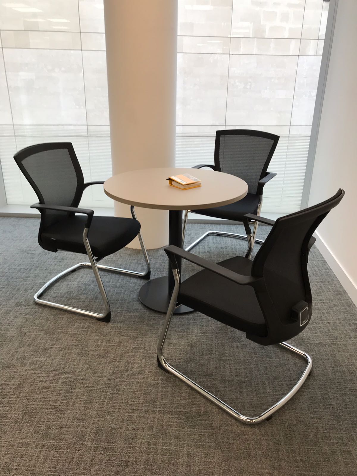 Round Pedestal Dining Table
