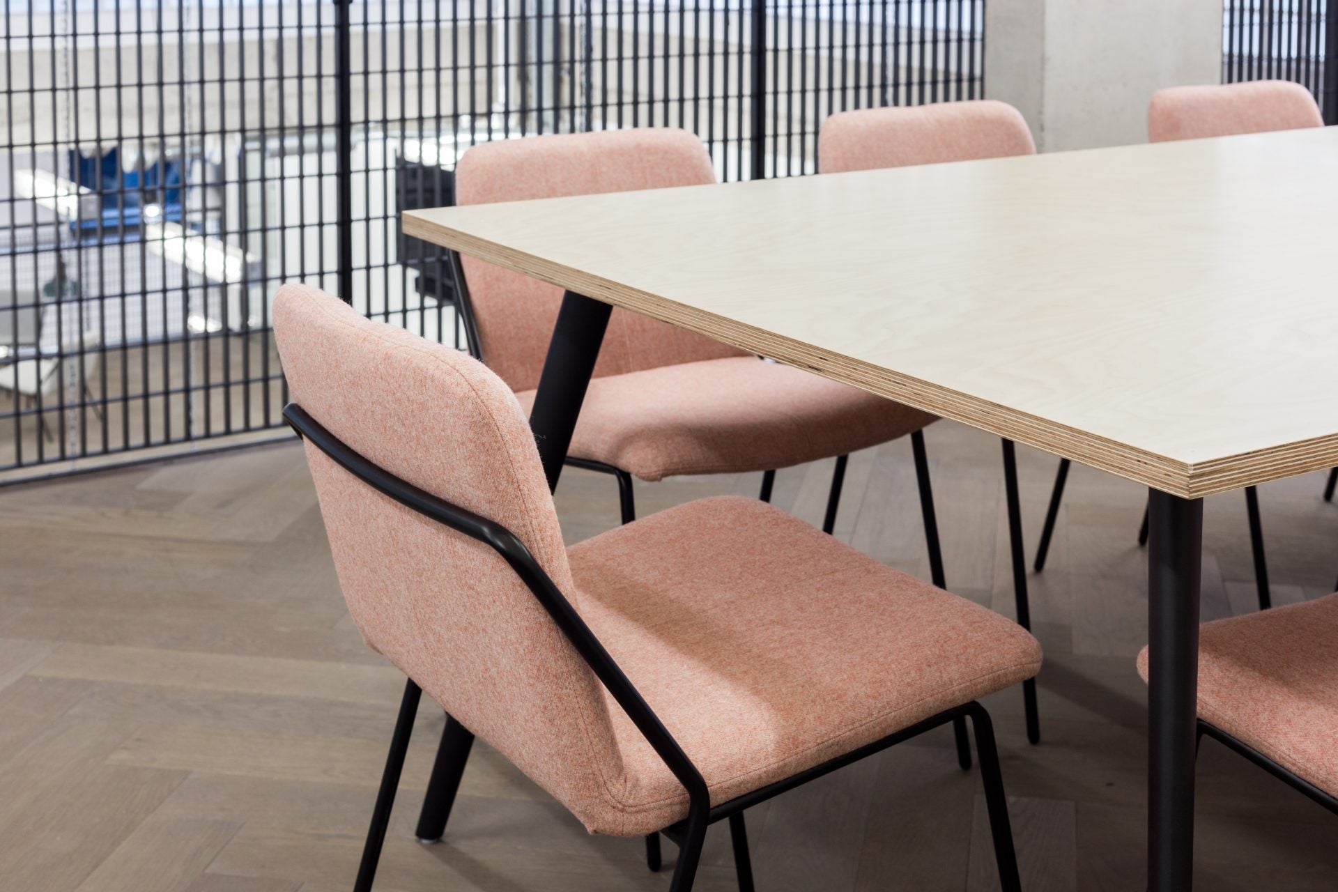 Air Meeting Table