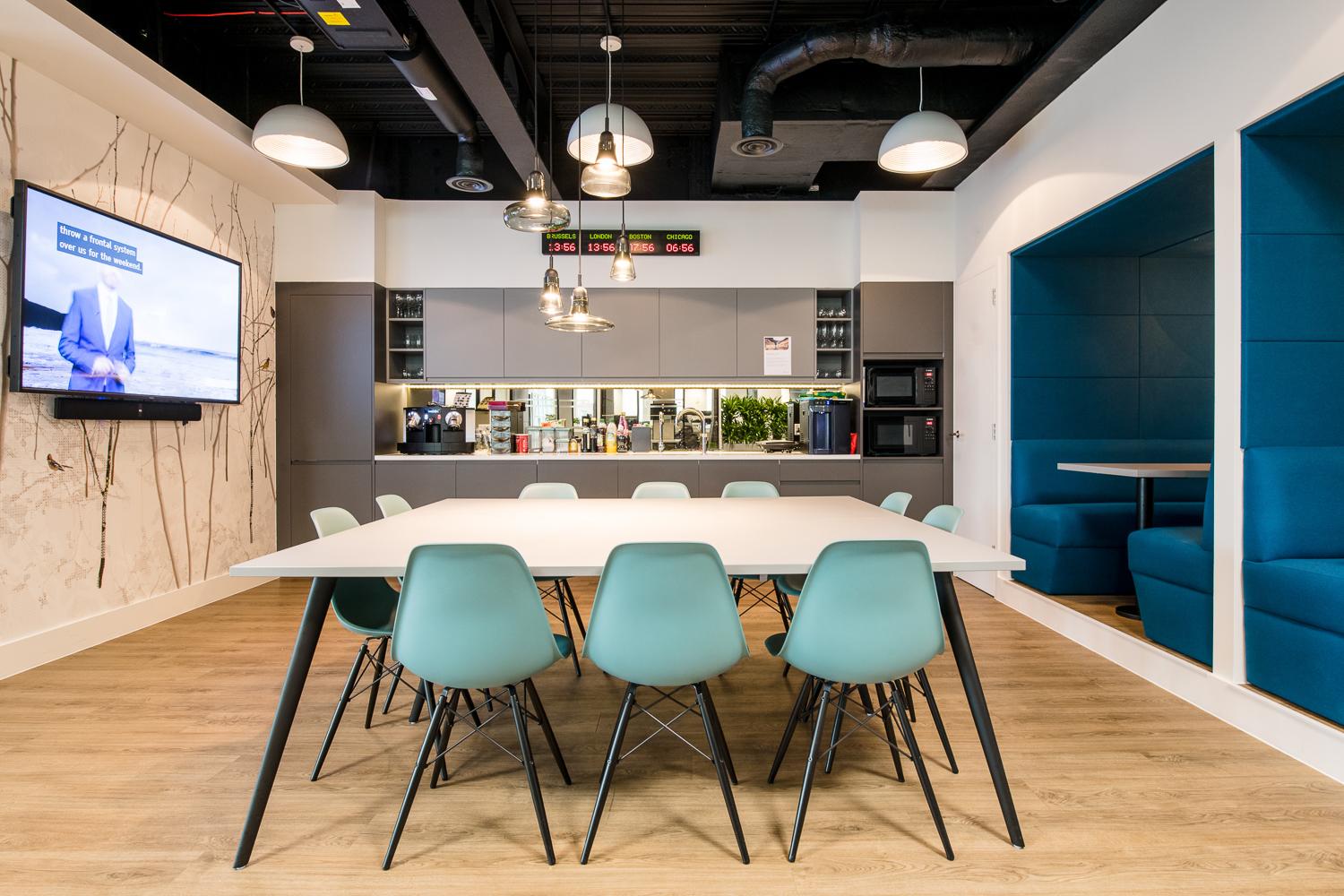 Air Meeting Table