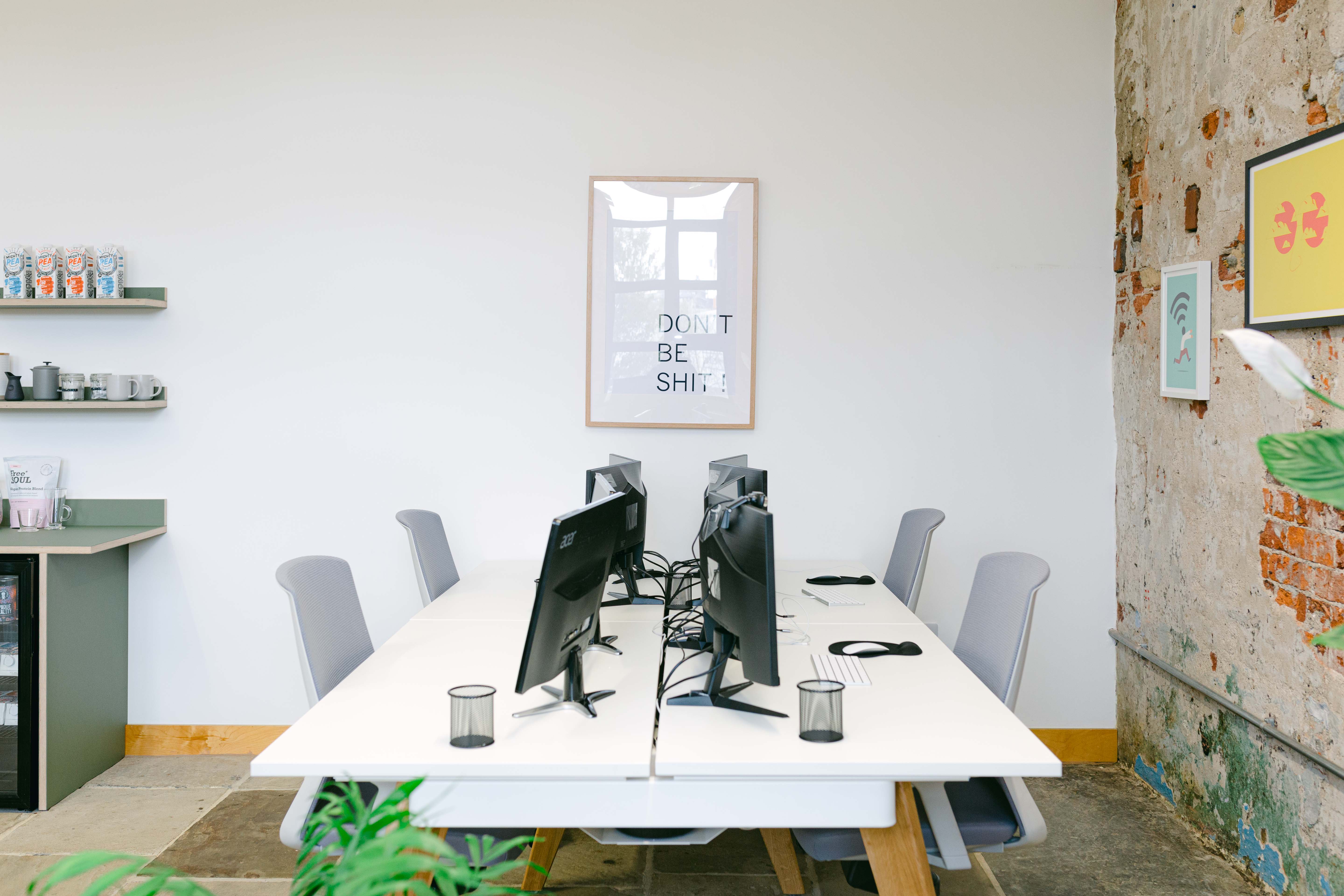 Hub Bench Desk