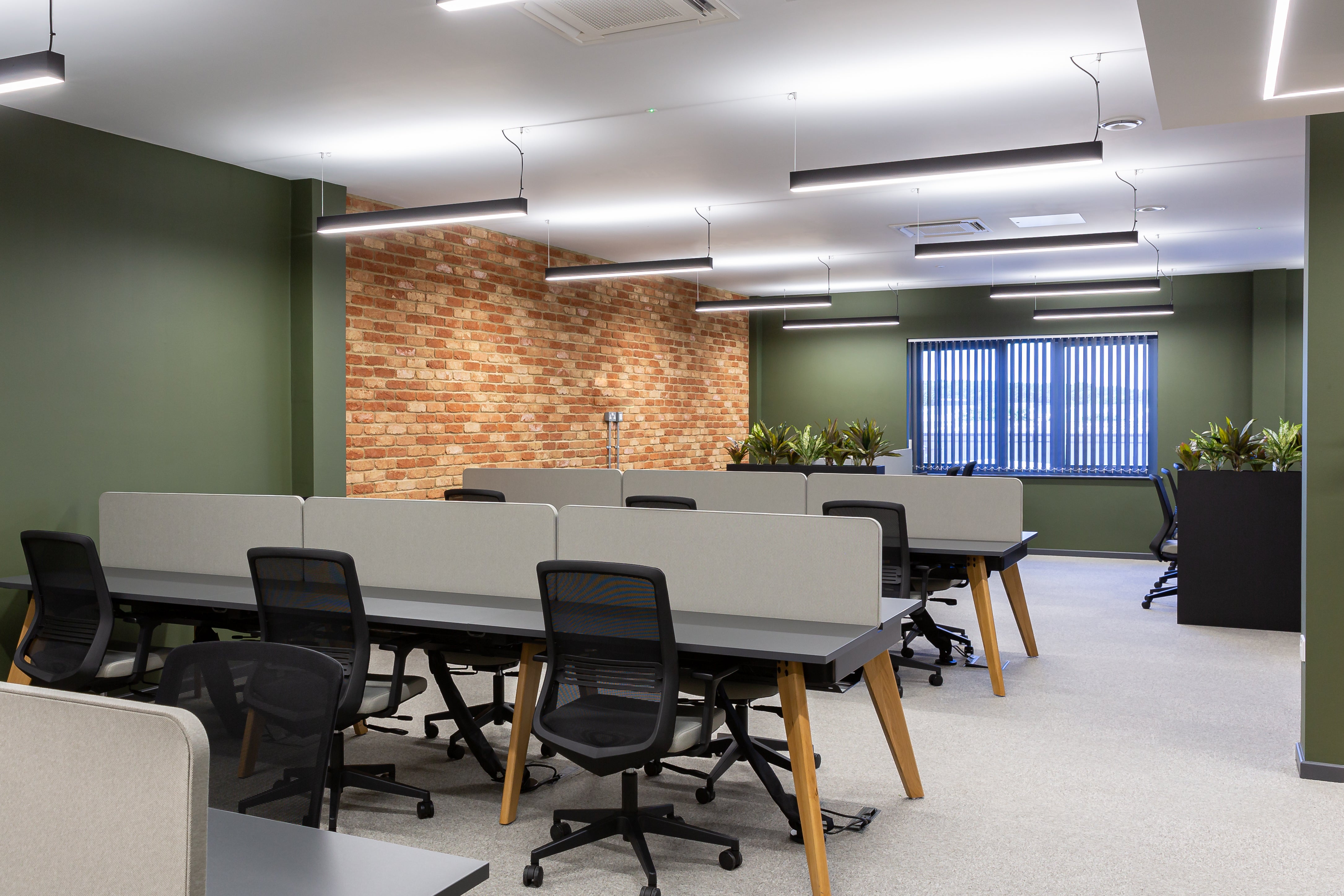 Hub Bench Desk