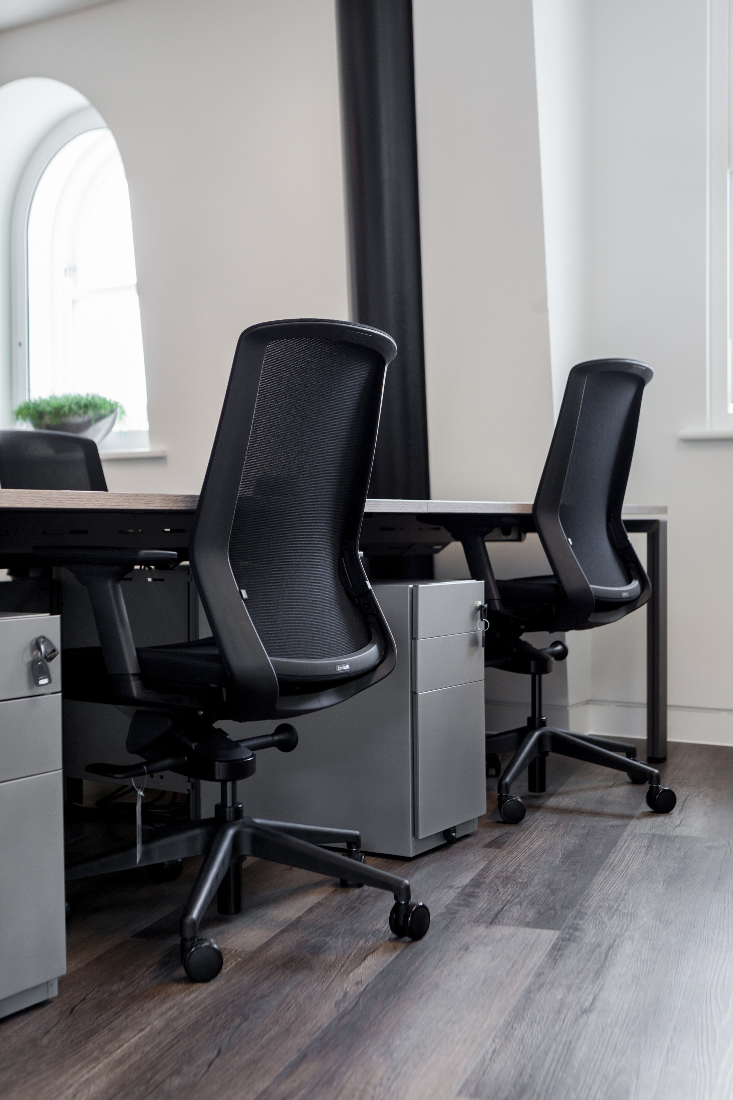J1 Task Chair