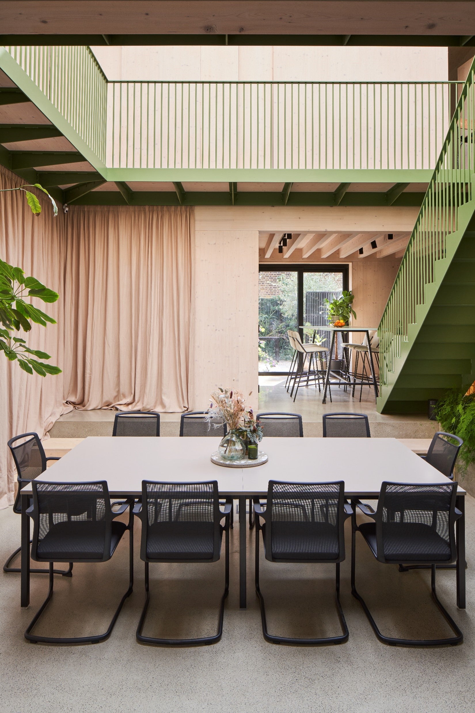 Co.Stories Meeting Table